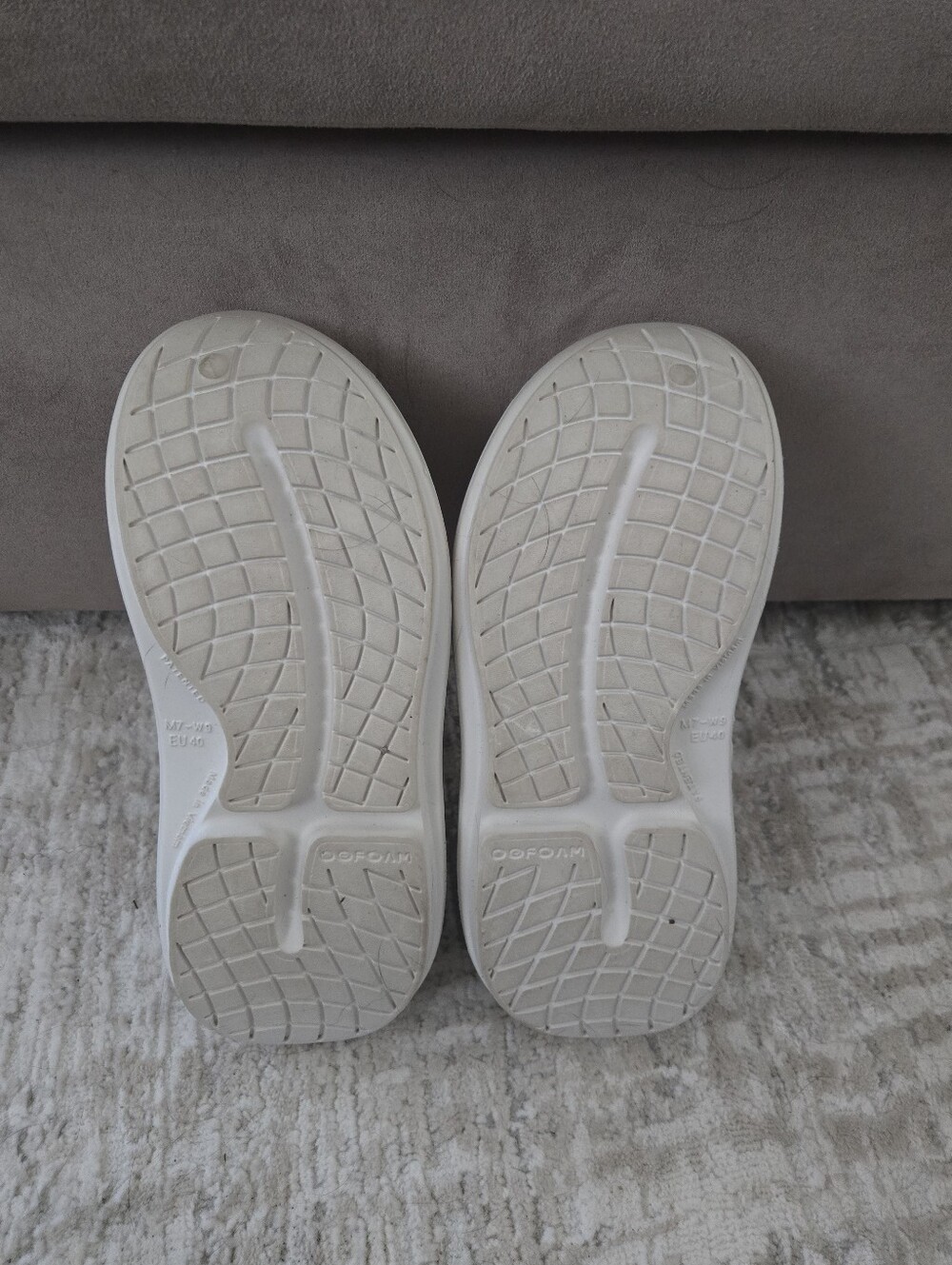 Oofos OOyea Plus Two Strap Sandal Womens Sz 9 White Chalk Slides. - Picture 7 of 8